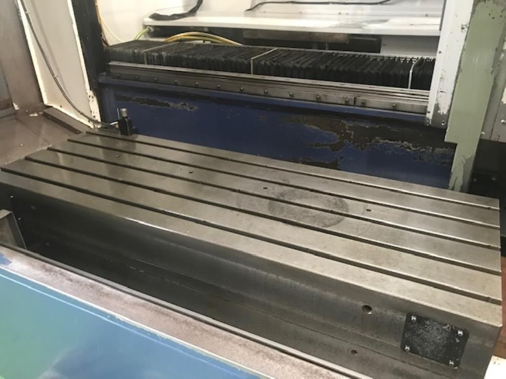 立型マシニングセンタ