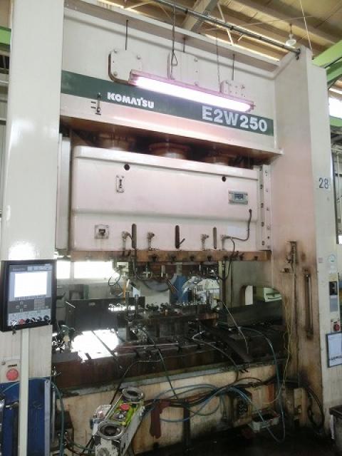 コマツ_E2W250_パワープレス250TON