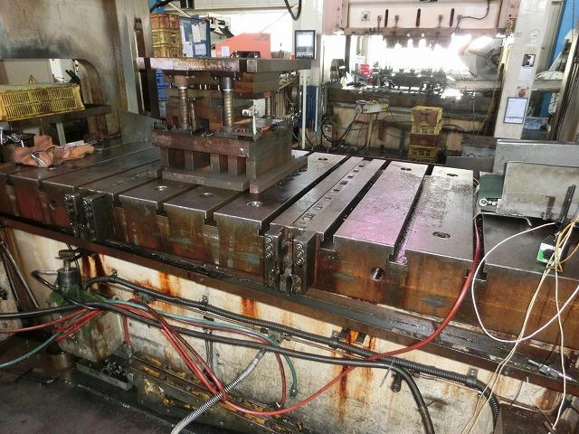 コマツ_0_パワープレス250TON