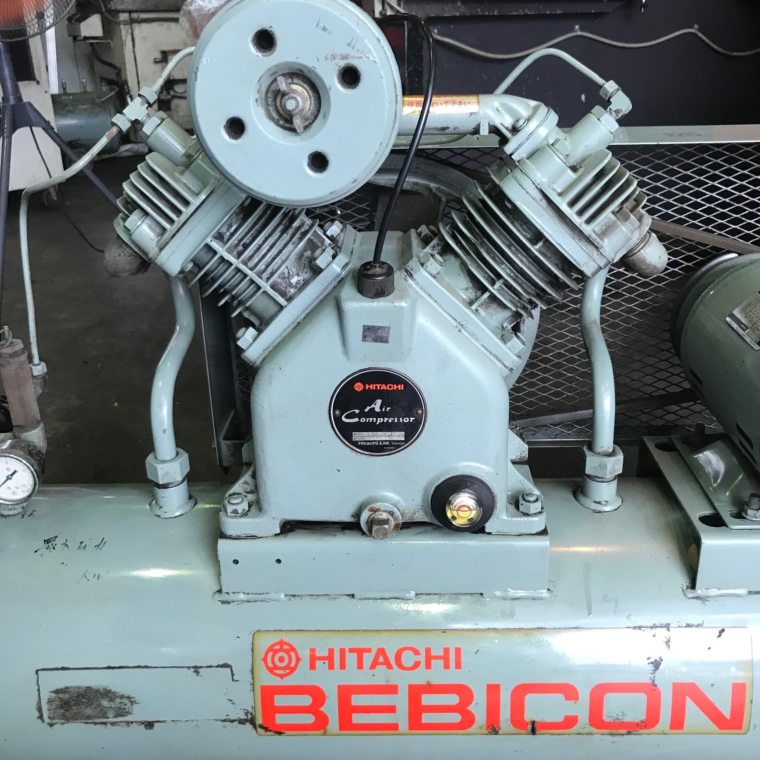 日立_BEBICON_2.2kWエアーコンプレッサー